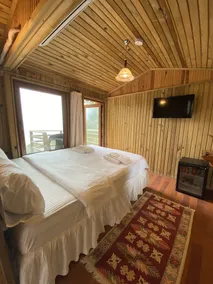 Tree Houses - Room