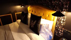 The Mad Hatter's Guestrooms - Room