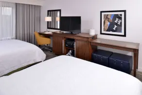 Hampton Inn & Suites Ann Arbor West - Room