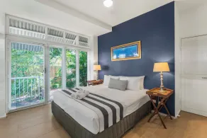 Balboa Apartments - Room