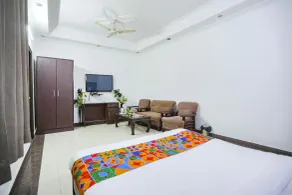 FabHotel F9 H Block Sector 51 - Rom