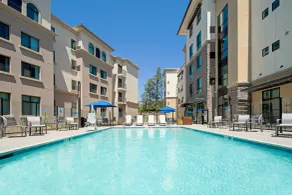 Holiday Inn Express & Suites - Valencia - Santa Clarita by IHG - Piscine
