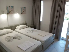 Apartment for 4 persons near the center and the beach - Zimmer