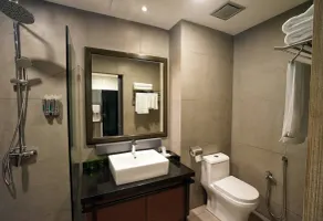 Bedrock Hotel Ipoh - Bathroom
