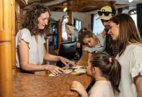 Family Hotel La Perla - Reception