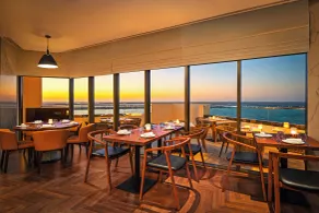 JA Beach Hotel, Dubai - Restaurant