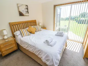 The Crows Nest – Sea View Retreat, Flushing Cornwall - Room