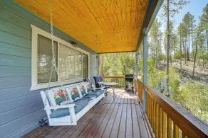 Deck, Trails & Forest Views! Ponderosa Park Cabin - Innenbereich