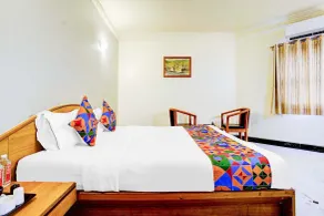 FabHotel Ratna Regency - Room