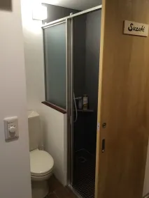 Uno Port Inn - Baño