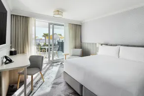 The Beachcomber Hotel & Resort - Zimmer