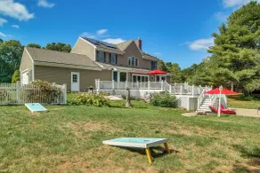 3 Mi to Megansett Beach: Home w/ Pool & Game Room - Interiør