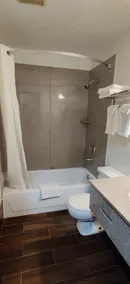 Super 8 by Wyndham Champaign - Salle de bain