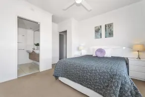 On the Bay Apartments - Room