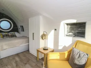 Glamping Pod 5 - Gower - Rum