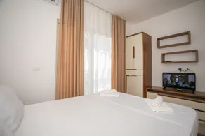 KOMPLEKSI ROYAL - Room