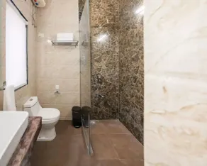 Bedchambers Suite Near Sector 29 - Casa de banho