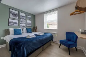 Stableside Hostel at York Racecourse - Room