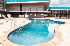 Days Inn by Wyndham N.W. Medical Center - Pool