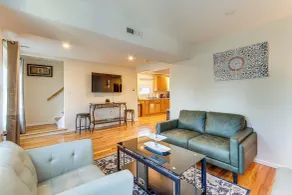 6 Mi to Dtwn New Haven: Duplex w/ Shared Yard - Intérieur