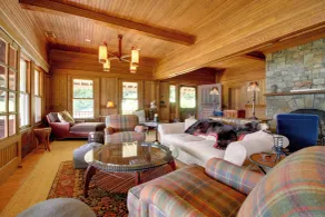 Serene Silver Bay Home on Lake George w/ Boat Slip - Innvendig