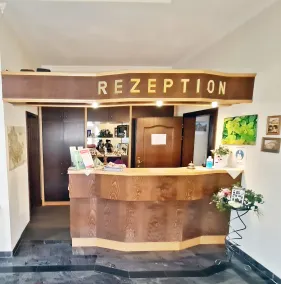 DM Hotels & Apartments - Hotel Deutsches Haus - Recepción