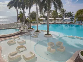 Mövenpick Hotel Mactan Island Cebu - Pool