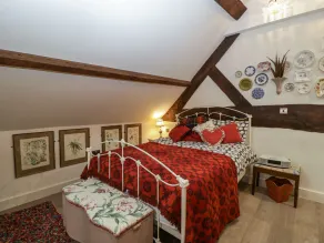 Hoarders Cottage - Chambre