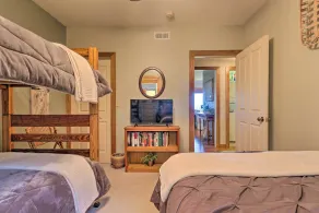 Mountain Air Condo w/ Deck & Views, Pets Welcome! - Rum