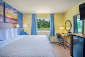 Days Inn by Wyndham Evansdale Waterloo - Chambre