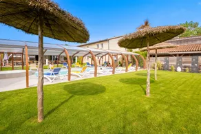 LOGIS Hôtel Restaurant Le Clos Fleuri - Pool