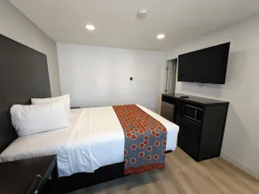 Casa Blanca Inn and Suites - Room