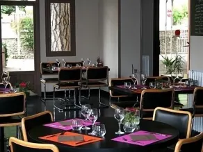 Logis Hotel-restaurant Les Glycines - Restaurant