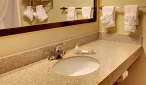 Cobblestone Inn & Suites - Harvey - Badeværelse