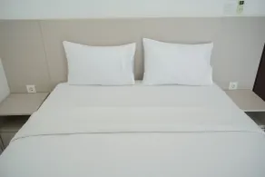 Modern Look And Comfy 2Br At Casa De Parco Apartment - Room