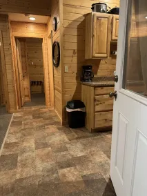Backwoods Cabins at Susitna River Lodge - Vestíbulo