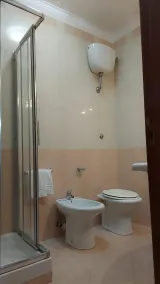 Hotel Serena - Bathroom