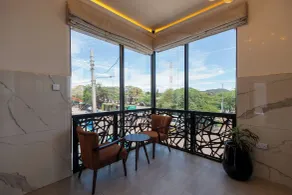 Iman Hotel - Restaurant