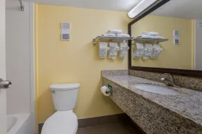 Best Western Louisville East Inn & Suites - Salle de bain