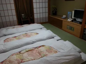 Kaneyoshi Ryokan - Chambre