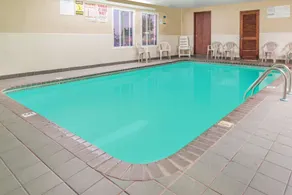 Super 8 by Wyndham O'Fallon MO/St. Louis Area - Piscine
