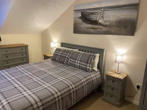 2 Bedroom Riverside Apartment St Neots - Rum