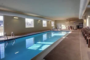Cobblestone Hotel & Suites - Newton - Pool