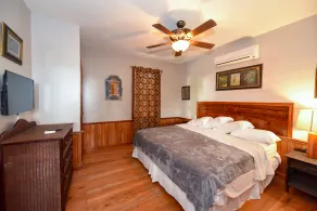 Captain Morgan's Retreat - Room