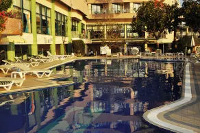 Aska Just In Beach – All Inclusive - Basseng