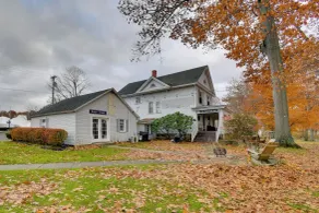 Bayfront Cabin w/ Docks & Access to Lake Ontario! - Interiør