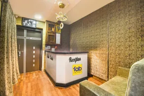 FabHotel Golden Suites - Réception