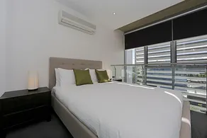 Accommodate Canberra - Mode - Camera