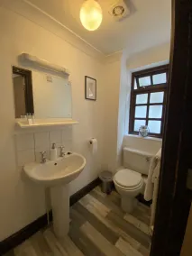 The Rising Sun Inn - Bathroom