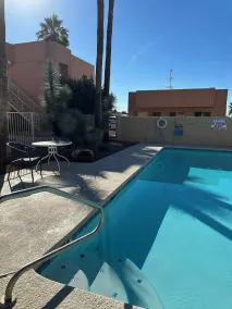 Flamingo Suites - Basseng